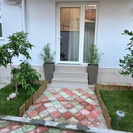 Florent'S Superb Studio, Free Parking & Garden!! Tiranë Eksteriør bilde