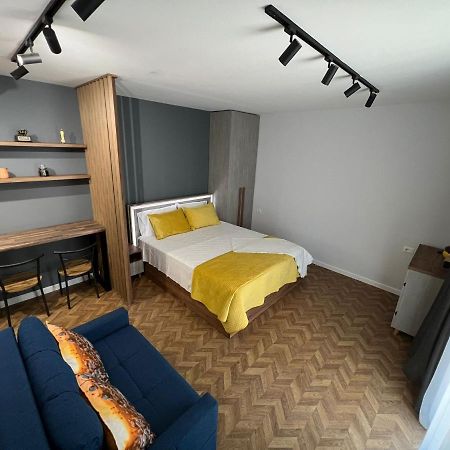 Florent'S Superb Studio, Free Parking & Garden!! Tiranë Eksteriør bilde